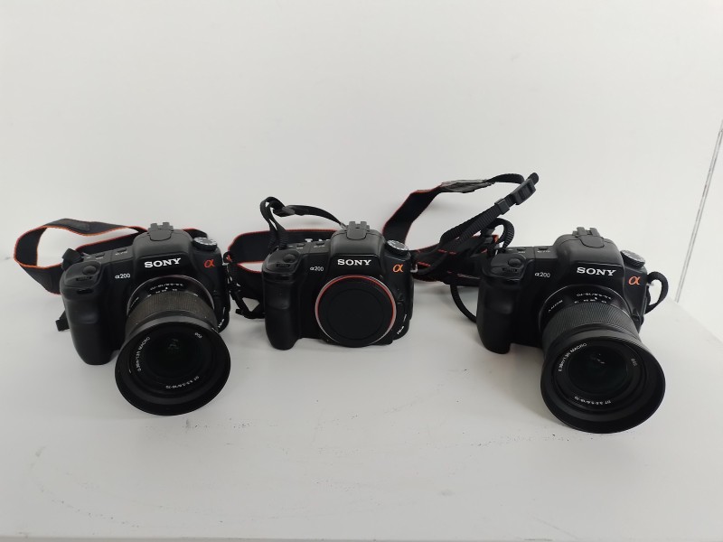 Lot 3 fototoestellen - Sony DSLR-a200